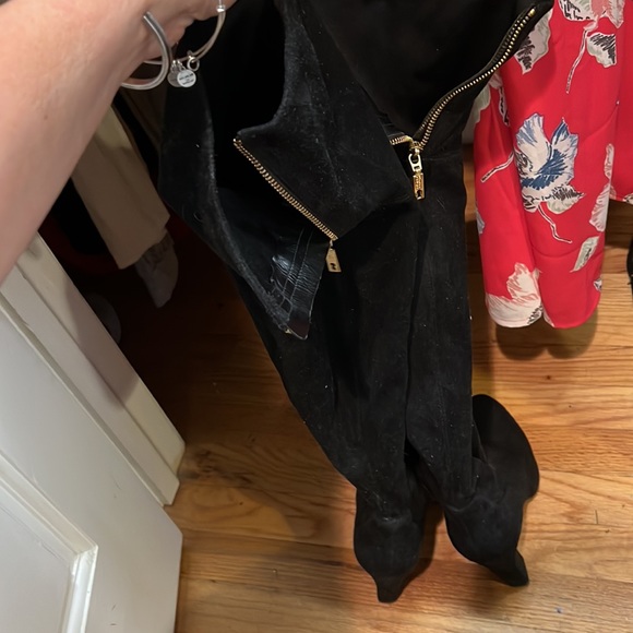 High suede black boots with Gold zipper - Picture 2 of 3